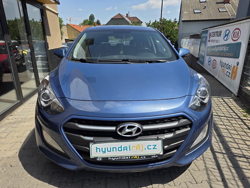 Hyundai i30 1.6-spotřeba cca 5l/100km - fotka 3 z 11