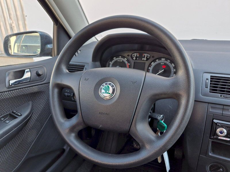 Škoda Fabia (2006) Ambiente 1.2 HTP 47kW Combi - fotka 10 z 22