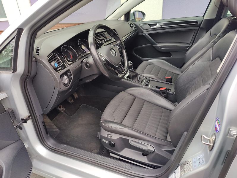 Volkswagen Golf 1,6 TDI Bluemotion /CEBIA - fotka 11 z 29