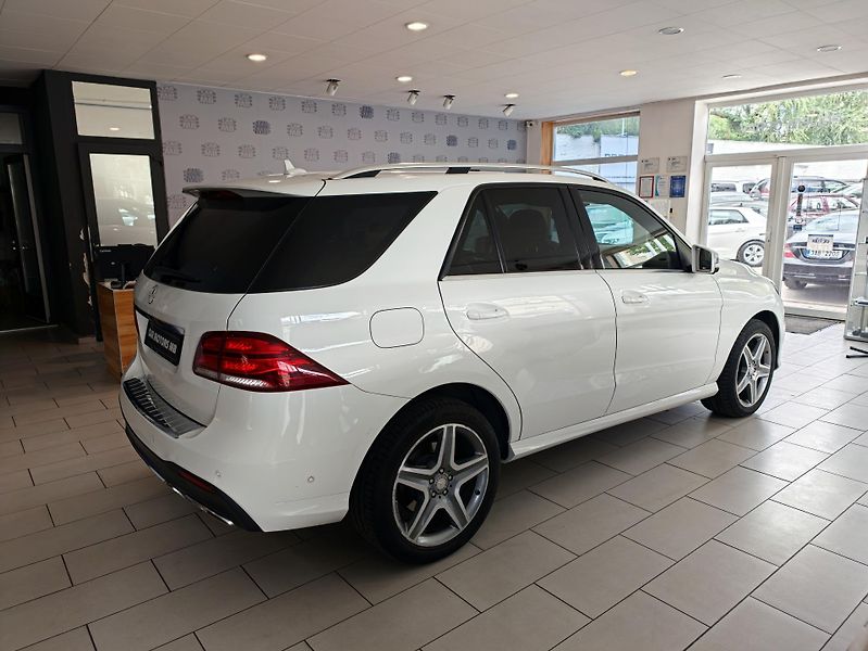 Mercedes-Benz GLE 250d 4M AMG Airmatic - fotka 4 z 53