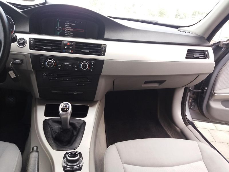 BMW Řada 3 (2010) 2.0d,105kW,VÝHŘEV.SEDADEL!! - fotka 9 z 26