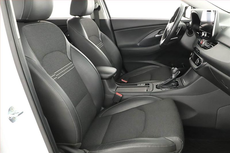 Hyundai i30 (2022) 1.5 T-GDI MHEV, Automat - fotka 7 z 16