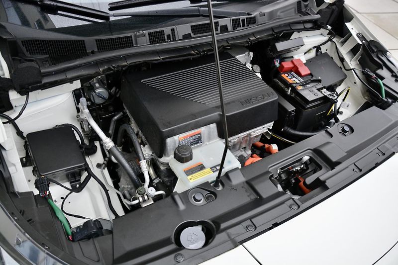 Nissan Leaf (2020) Acenta 110KW 1 MAJITEL KAMERA  - fotka 26 z 40
