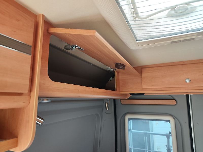 Ostatní 2.2 HDI/96kW D-Line Roadcamp - fotka 36 z 37