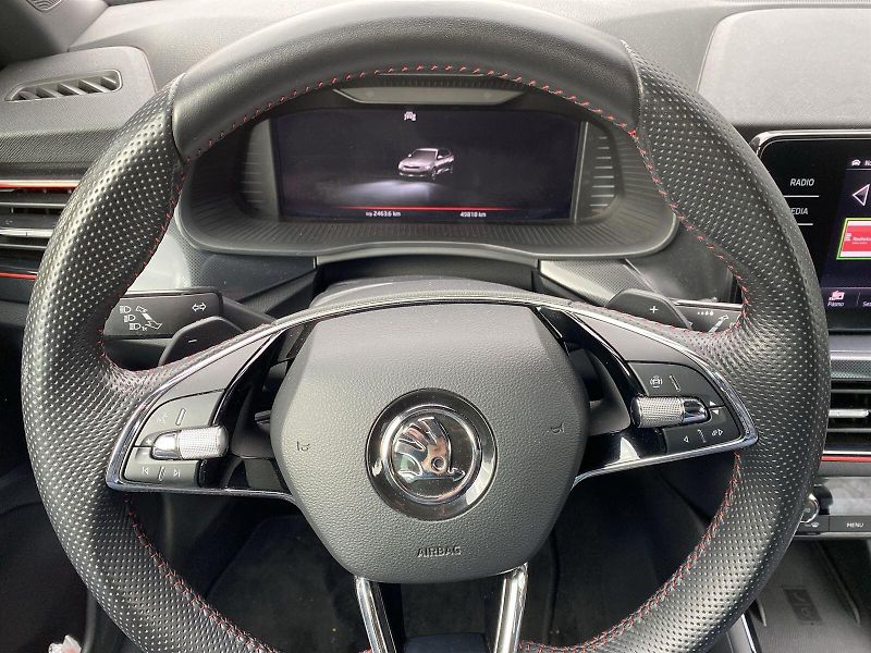 Škoda Kamiq (2022) 1.0 TSI DSG Monte Carlo - fotka 16 z 38