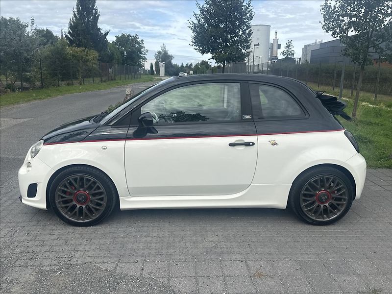 Abarth 500 1,4 T-JET 500C Cabrio - fotka 23 z 31