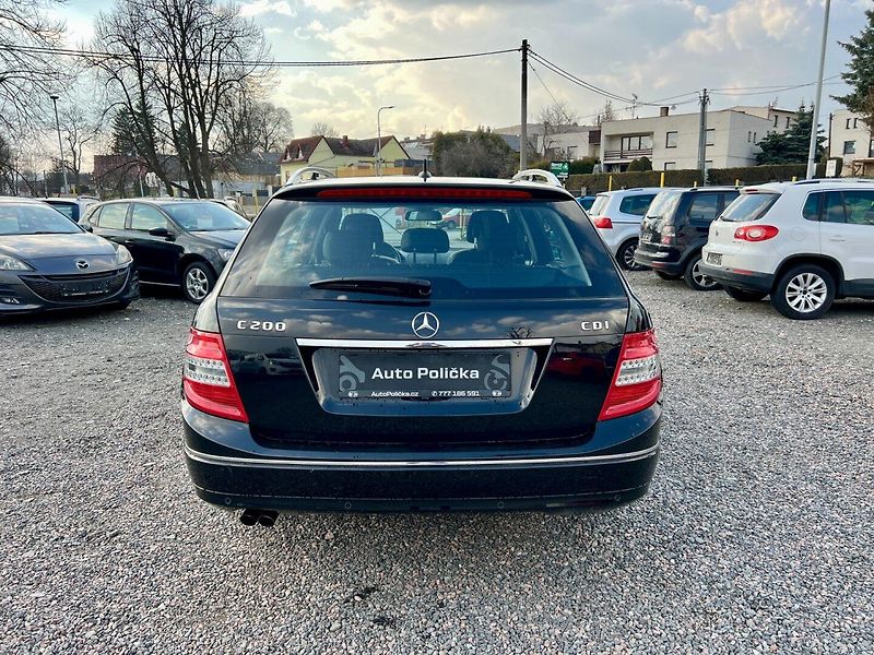 Mercedes-Benz Třídy C (2010) 200 CDi 100 kW Aut.,Xenon,Navi - fotka 6 z 17