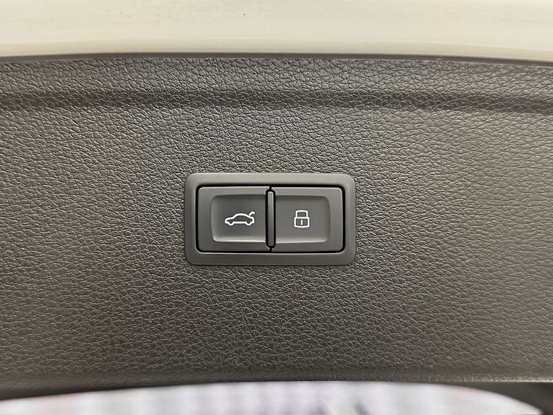 Audi Q5 2.0 PHEV QUATTRO S-LINE, PANO, - fotka 28 z 30