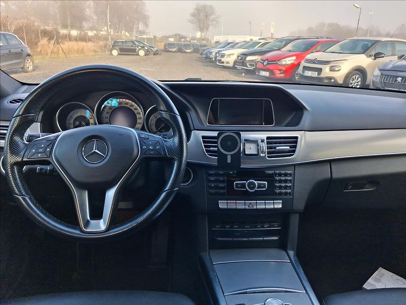 Mercedes-Benz Třídy E 2,1 2.2,220 Bluetec,po servisu - fotka 12 z 16