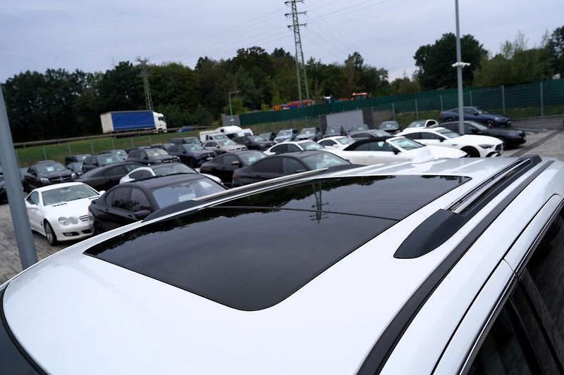 Jeep Grand Cherokee 3.0 CRD/Overland/Facelift/250 - fotka 16 z 46