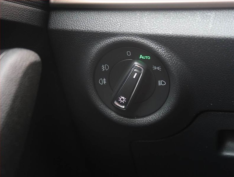 Škoda Scala (2019) Style 1.6 TDI, Serv.kniha - fotka 19 z 23
