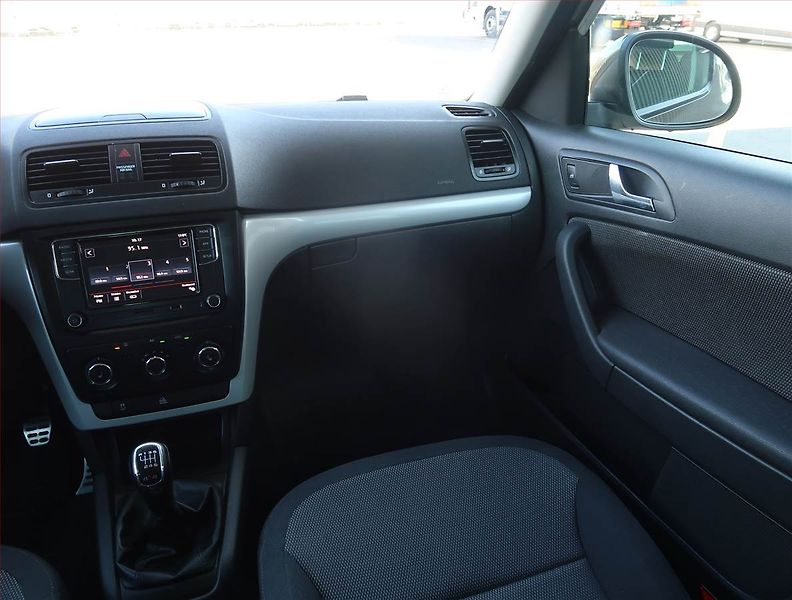 Škoda Yeti (2011) 1.8 TSI, 4X4, Tempomat - fotka 8 z 16