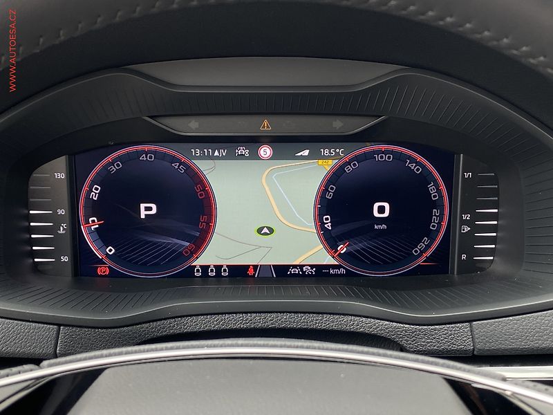Škoda Karoq (2025) 2.0 TDi 4X4, 1.maj,ČR - fotka 18 z 22