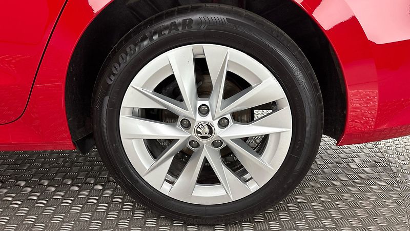 Škoda Octavia 2.0 TDI Style - fotka 19 z 25
