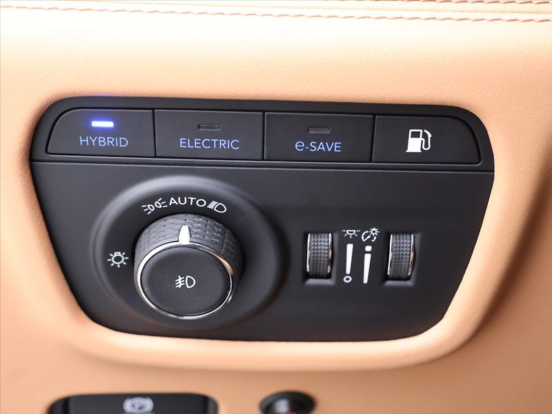 Jeep Grand Cherokee 2,0 4xe Summit Plug-In CZ DPH - fotka 65 z 90