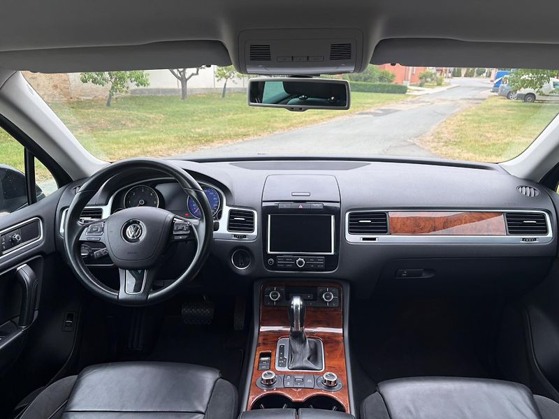 Volkswagen Touareg (2013) 3.0TDI180kW/4x4/VZDUCH/WEBASTO - fotka 14 z 35