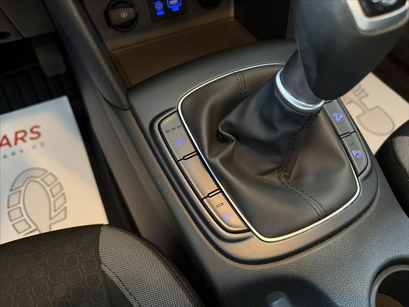 Hyundai Kona 1,0   T-GDi 88 kW 1.MAJITEL ČR - fotka 19 z 36