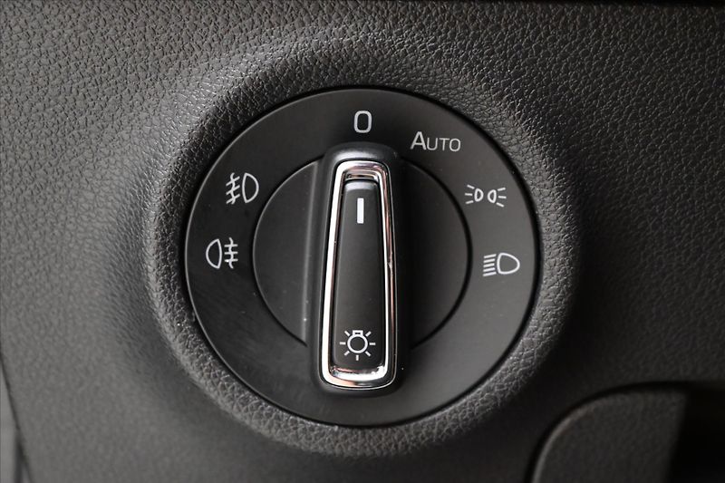 Škoda Karoq 1,5 TSI 110kW Business Záruka - fotka 26 z 31