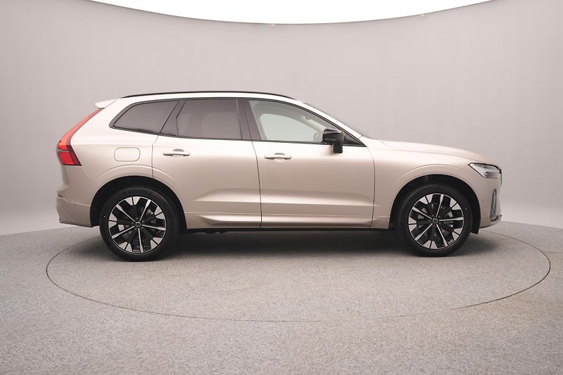 Volvo XC60 (2026) B5 AWD AUT DARK ULTRA - fotka 13 z 22