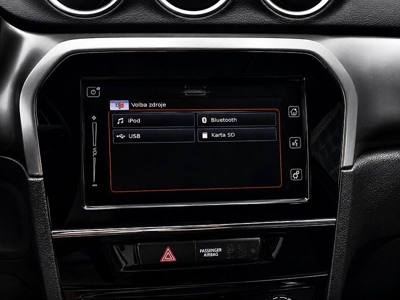 Suzuki Vitara (2021) 1.4 BoosterJet Hybrid - fotka 21 z 33