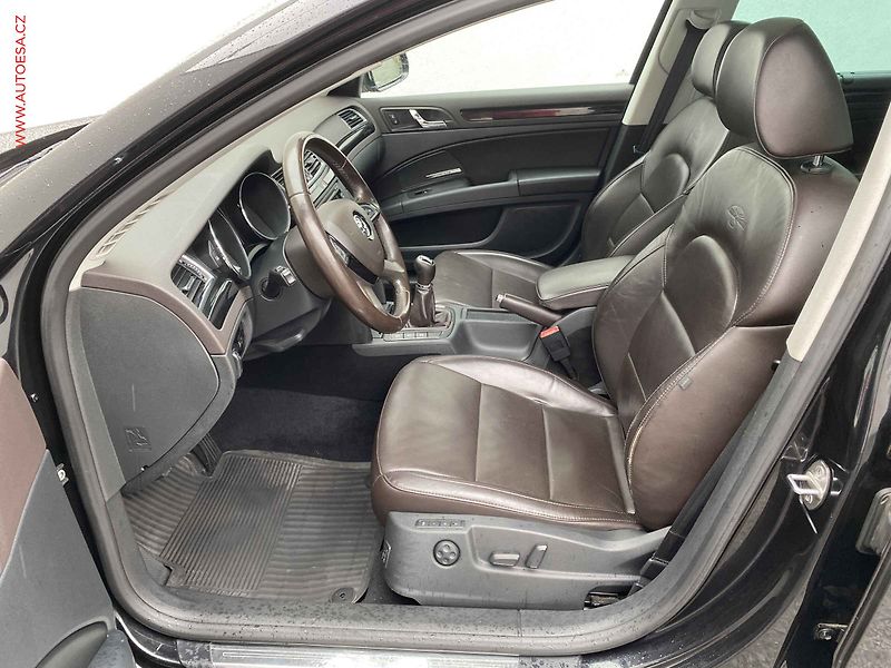 Škoda Superb (2014) 2.0 TDI, Navi, bixen - fotka 9 z 19