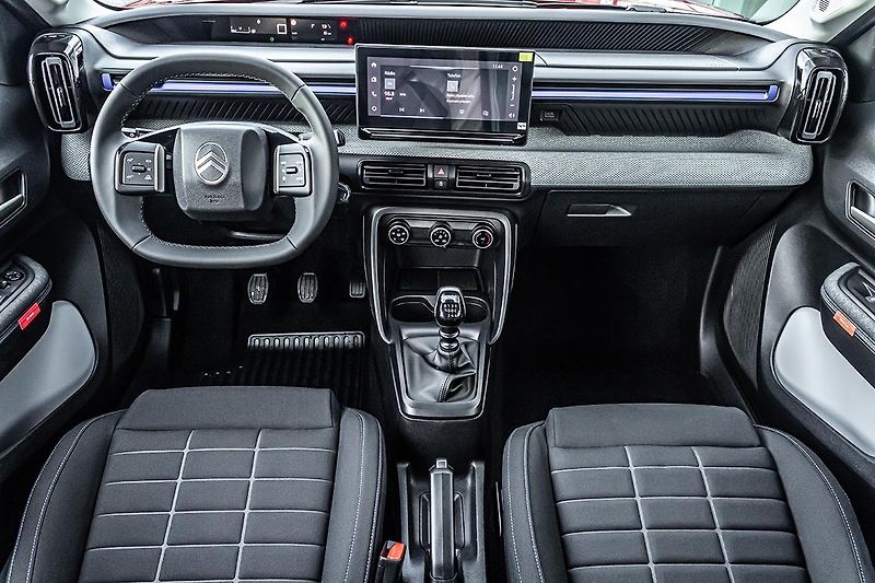 Citroën C3 (2026) 1,2 MAX Turbo benzín 100k+ ZIM - fotka 13 z 25