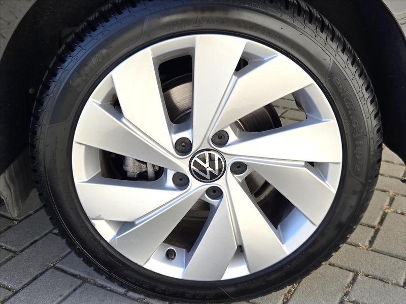 Volkswagen Golf 1,5 eTSi 110kW DSG Tov.záruka - fotka 21 z 22