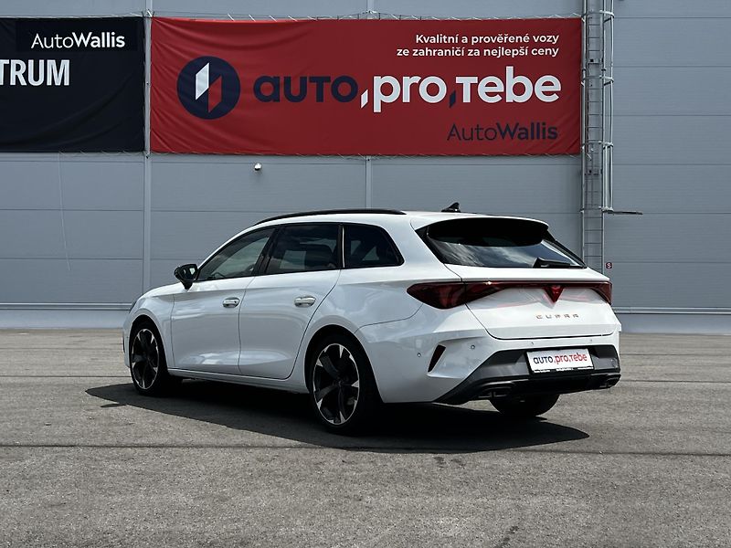 Cupra Leon 1.5 eTSI 110kW DSG 1.Maj DPH - fotka 5 z 26