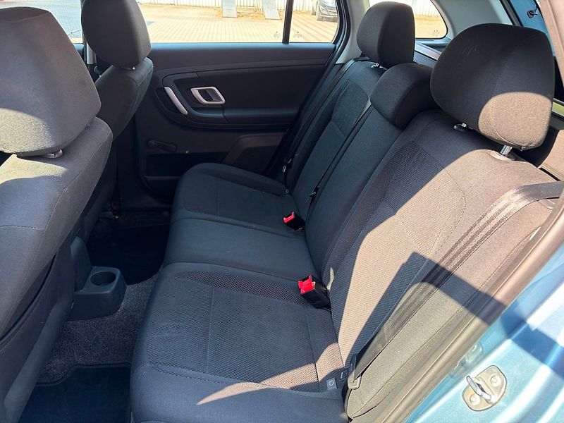 Škoda Fabia 1.6 Elegance Aut., AutoAC, TOP - fotka 10 z 21