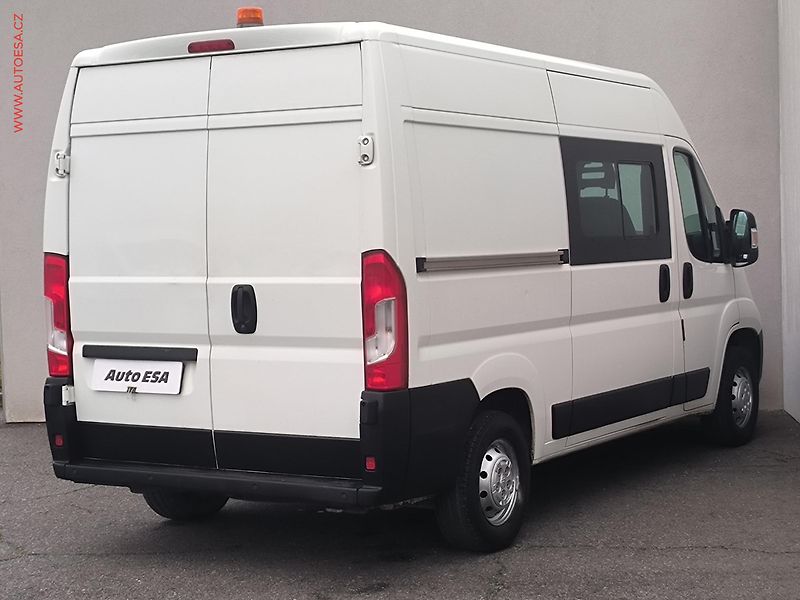 Citroën Jumper (2020) 2.2HDi L2H2 6míst, 1.maj,ČR - fotka 4 z 18