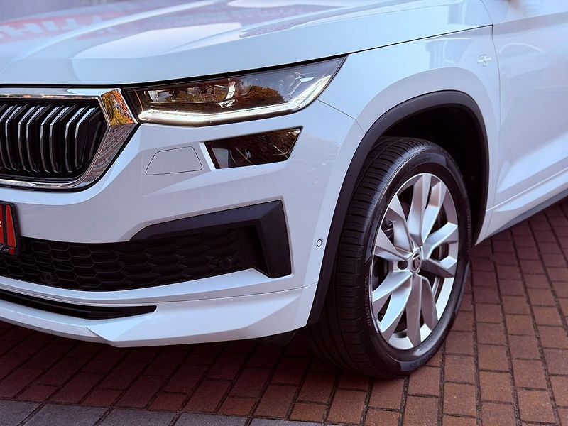 Škoda Kodiaq 2.0 TSi DSG 4x4 L&K, ČR, 1.Maj - fotka 3 z 35