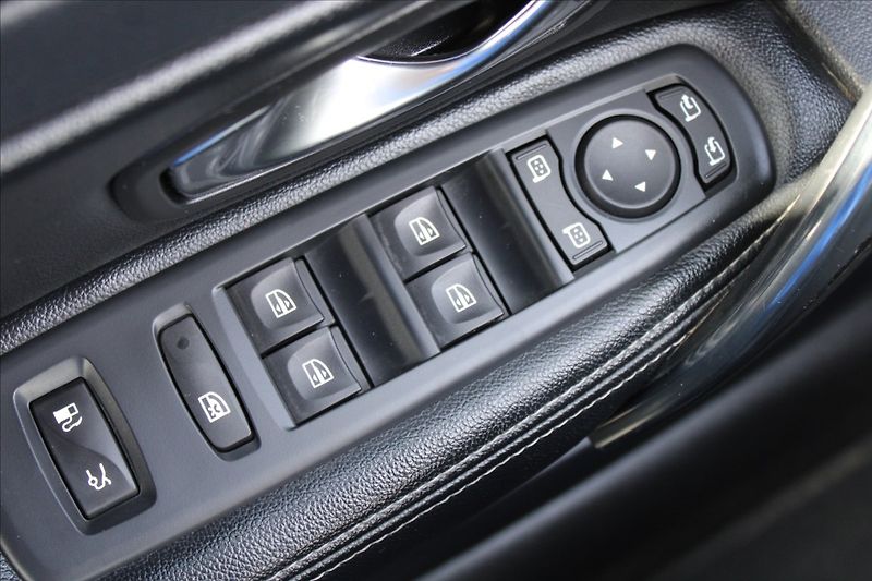 Renault Latitude 2,0 dCi  NOVÉ V ČR,AUTOMAT - fotka 19 z 30