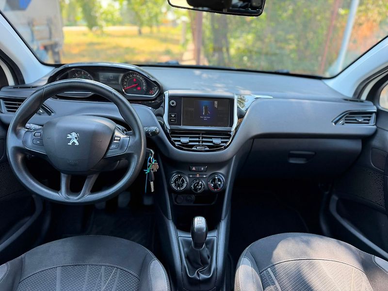 Peugeot 208 ACTIVE 1.4HDi 75 MAN5 - fotka 18 z 27