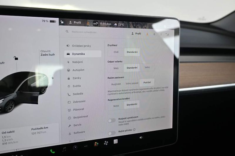 Tesla Model 3 (2020) LED 360 RWD Kamera Range Plus - fotka 18 z 33