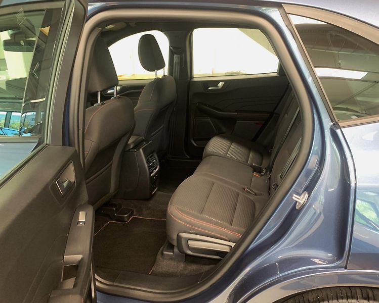 Ford Kuga ST-Line X PHEV, ČR, 1.MAJ - fotka 10 z 28