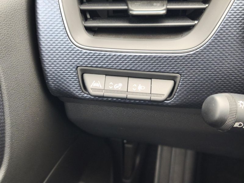 Renault Arkana 2024 ČR 1.3 TCe EDC 10344km  - fotka 17 z 32