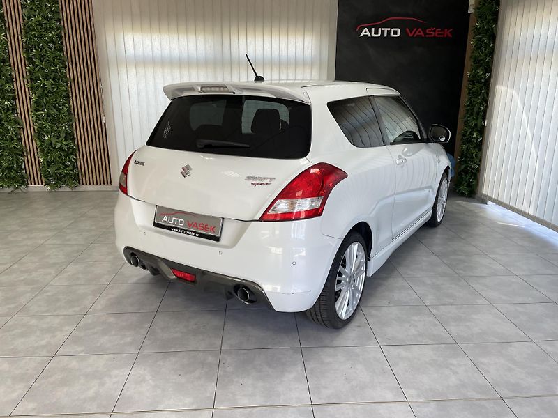 Suzuki Swift 1.6 i 100kW SPORT REZERVACE  - fotka 10 z 21
