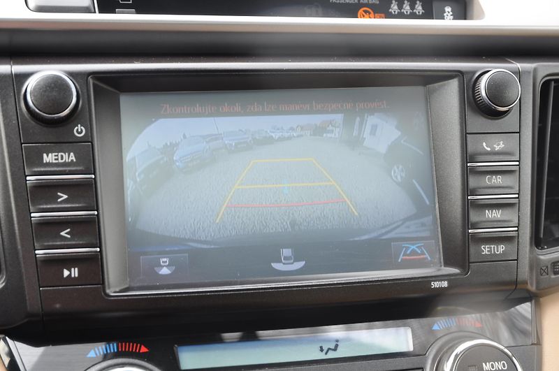 Toyota RAV4 2.5 Hybrid 4x4 Selection Kůže - fotka 20 z 31