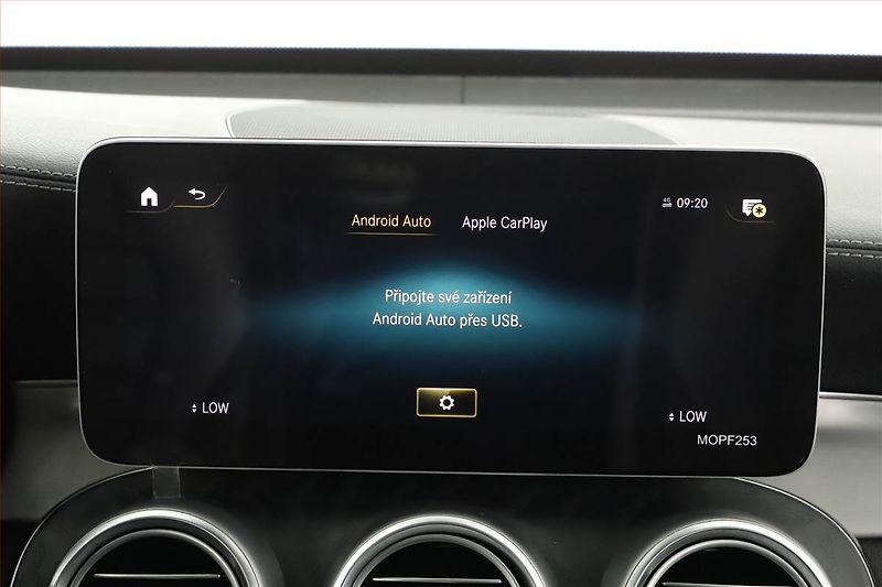 Mercedes-Benz GLC (2020) 300 d - fotka 16 z 21