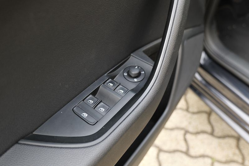 Škoda Superb 1.4 TSI DAB 19 Tažné - fotka 17 z 35