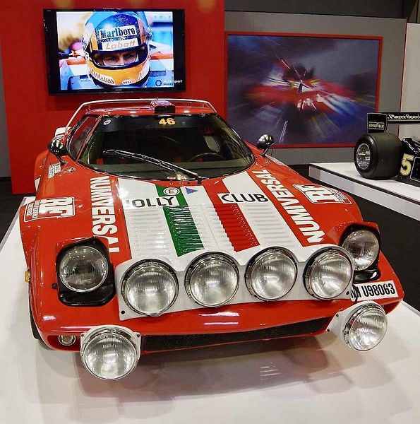 Trojice Munari, Ballestrieri a Barbasio u prototypu Lancie Stratos v Turíně v roce 1971.