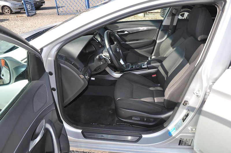 Hyundai i40 2.0GDi 131kW Automat - fotka 6 z 19