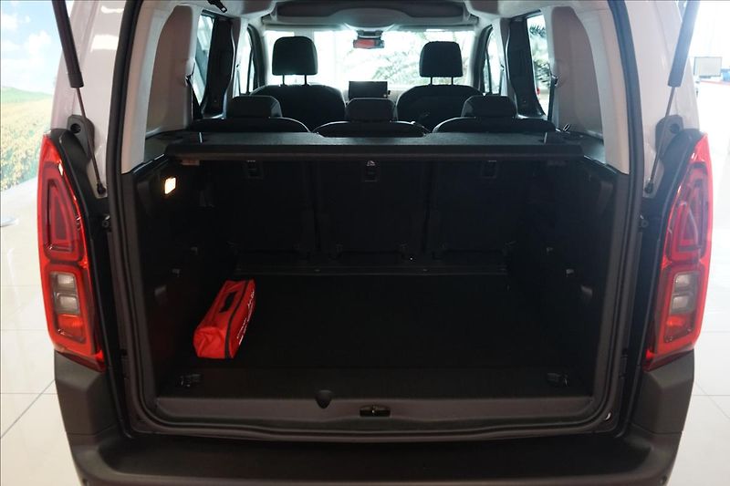 Citroën Berlingo (2026) 1,5 Diesel 100k Manual PLUS - fotka 9 z 19