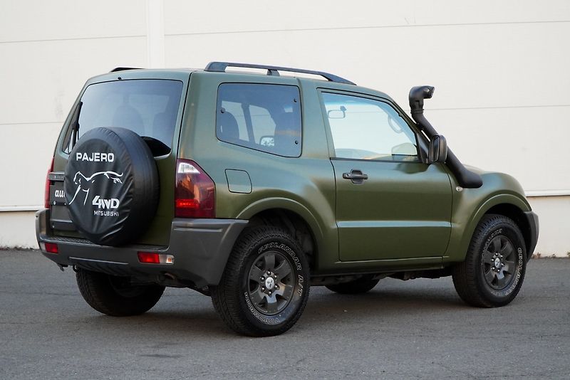 Mitsubishi Pajero 3.2 Di-D 4x4 AUTOMAT - fotka 11 z 32