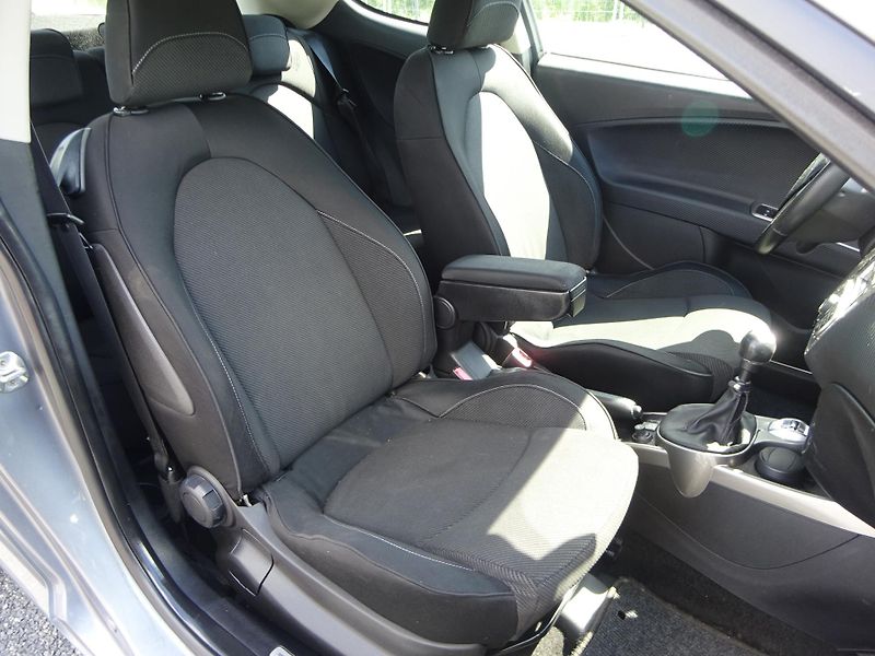 Alfa Romeo MiTo 1.4i 70kW KLIMA  - fotka 9 z 29
