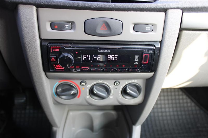 Renault Thalia 1,2 i  1.majitel, ČR, Klima - fotka 18 z 22