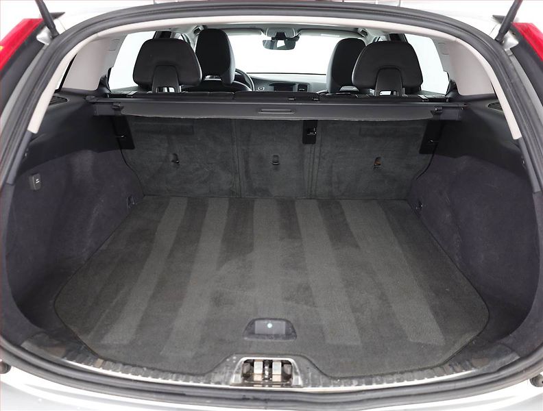 Volvo V60 (2017) D3 2.0, Automat, Serv.kniha - fotka 16 z 17