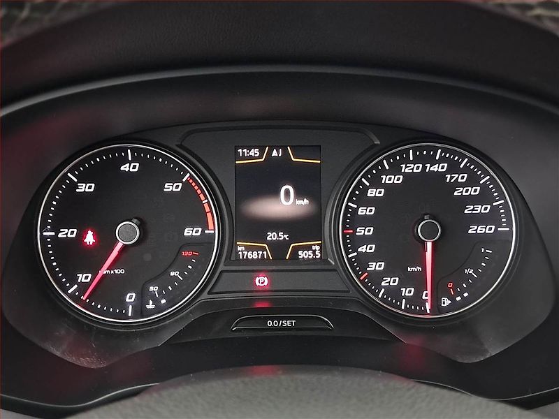 Seat Leon (2018) 1.6 TDI, Serv.kniha, Navi - fotka 11 z 16