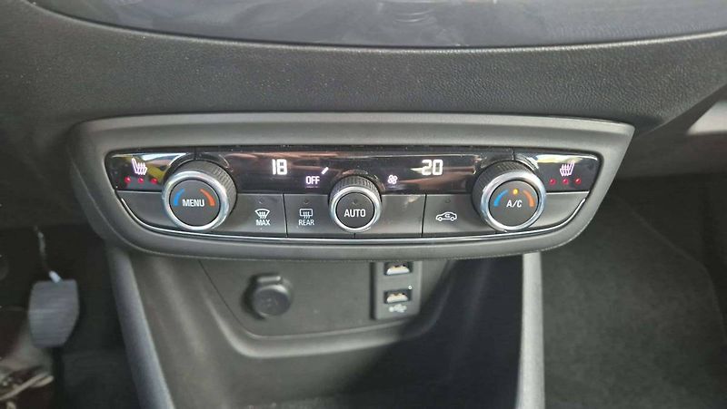 Opel Crossland Elegance F 12 XHL (81kW / 110H - fotka 32 z 49