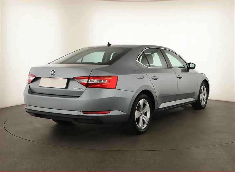 Škoda Superb (2018) 2.0 TDI, Automat, Navi - fotka 5 z 15